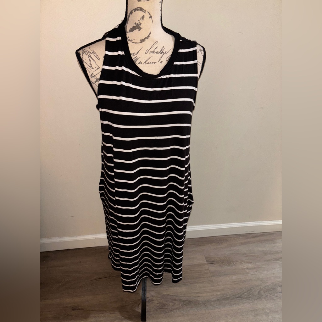 Time And Tru Black And White Sleeveless Halter Mini Dress